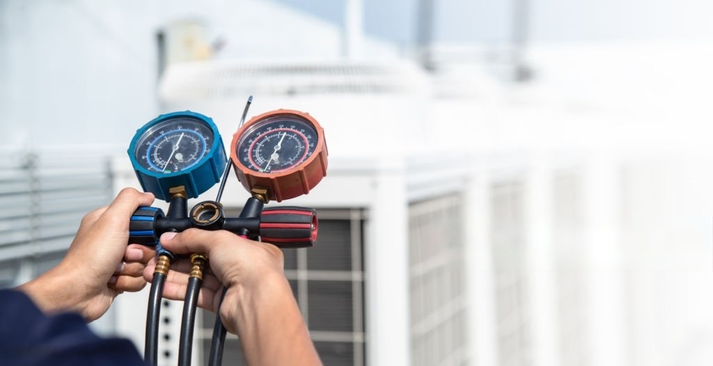 Contrôle d'étanchéité d'une climatisation à Fréjus – test fluide frigorigène par technicien David Clim